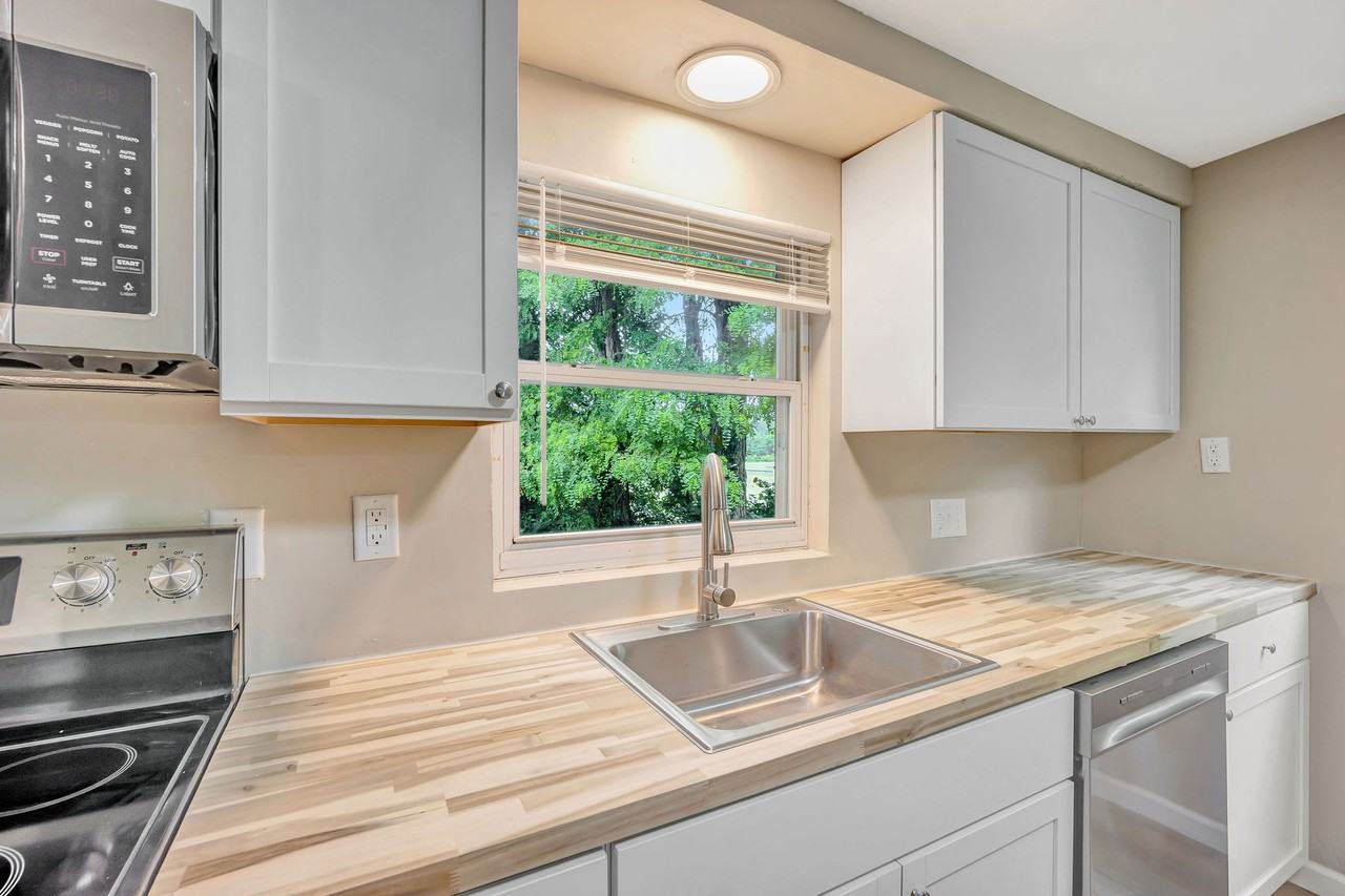 90 Miami St #1 - Photo 4 of 10