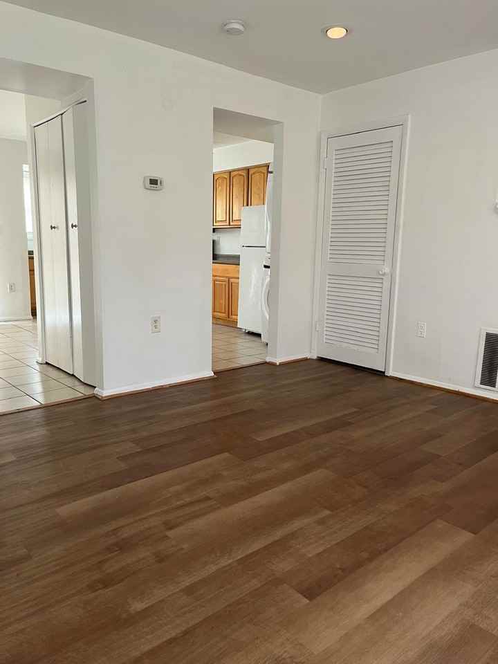 2611 Hallam Ct - Photo 3 of 15
