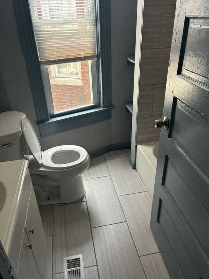 2832 Parkwood Ave - Photo 4 of 20