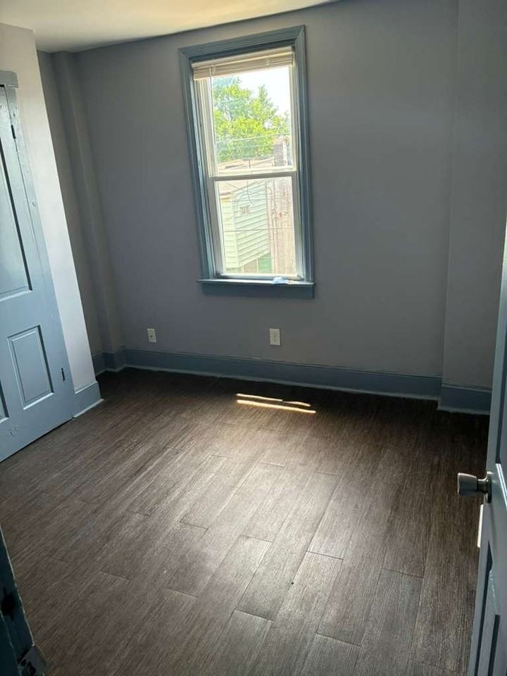 2832 Parkwood Ave - Photo 5 of 20