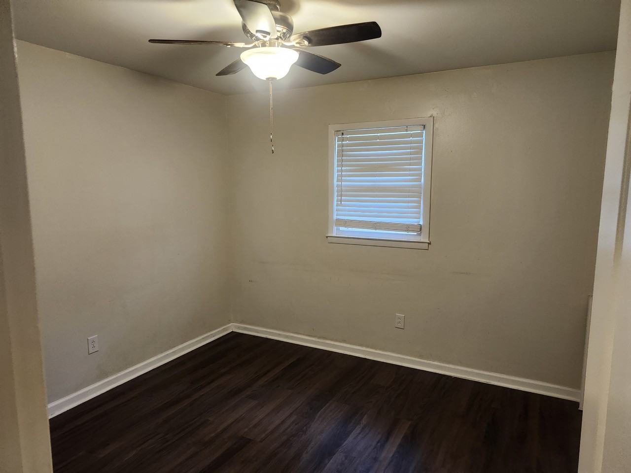 1206 Heflund Ave - Photo 4 of 10