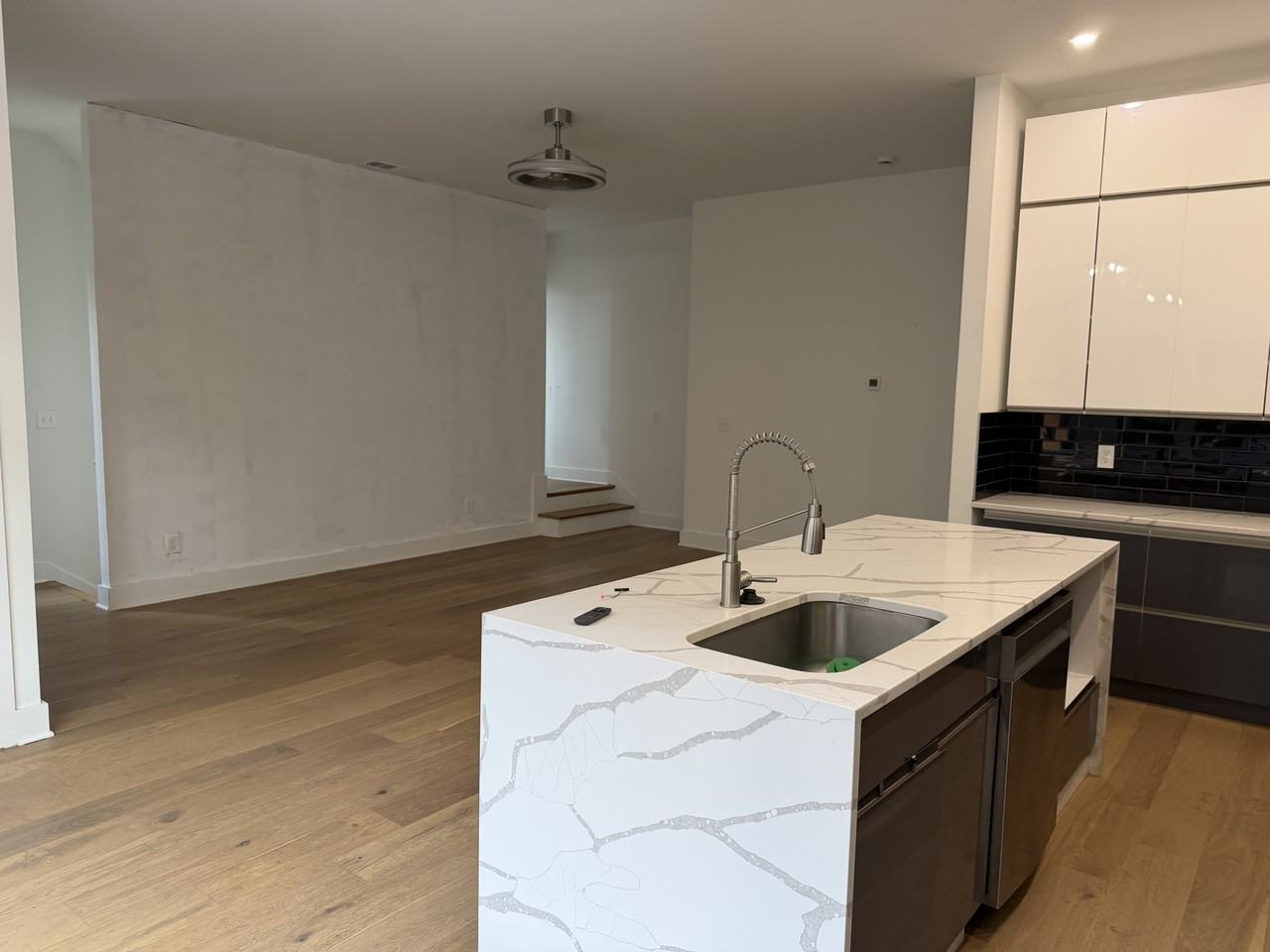 1215 Ireland St #C - Photo 4 of 18