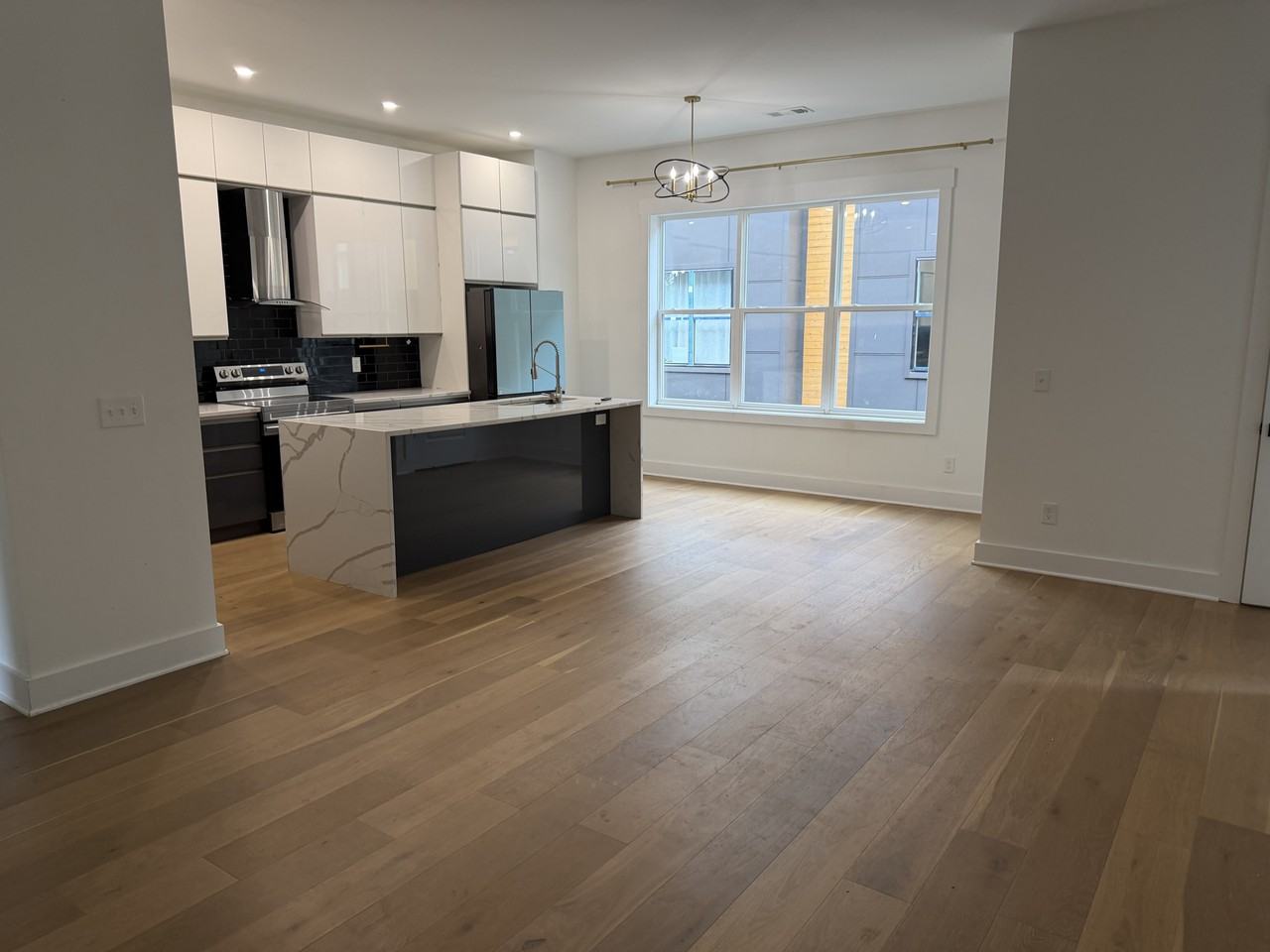 1215 Ireland St #C - Photo 5 of 18