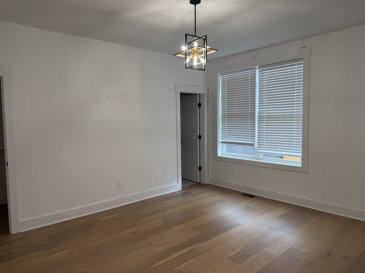 1215 Ireland St #C - Photo 7 of 18