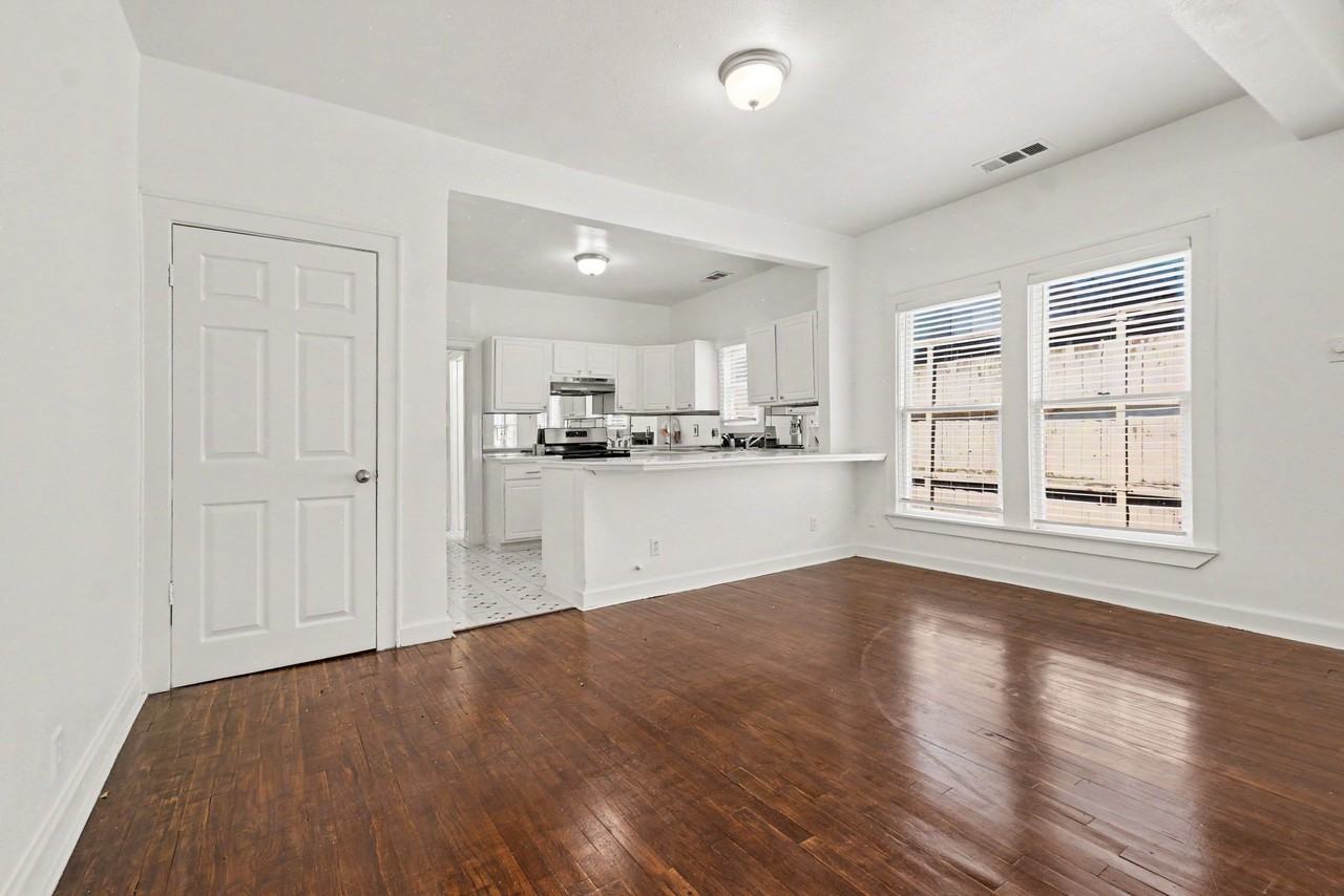 917 Annex Ave - Photo 2 of 16