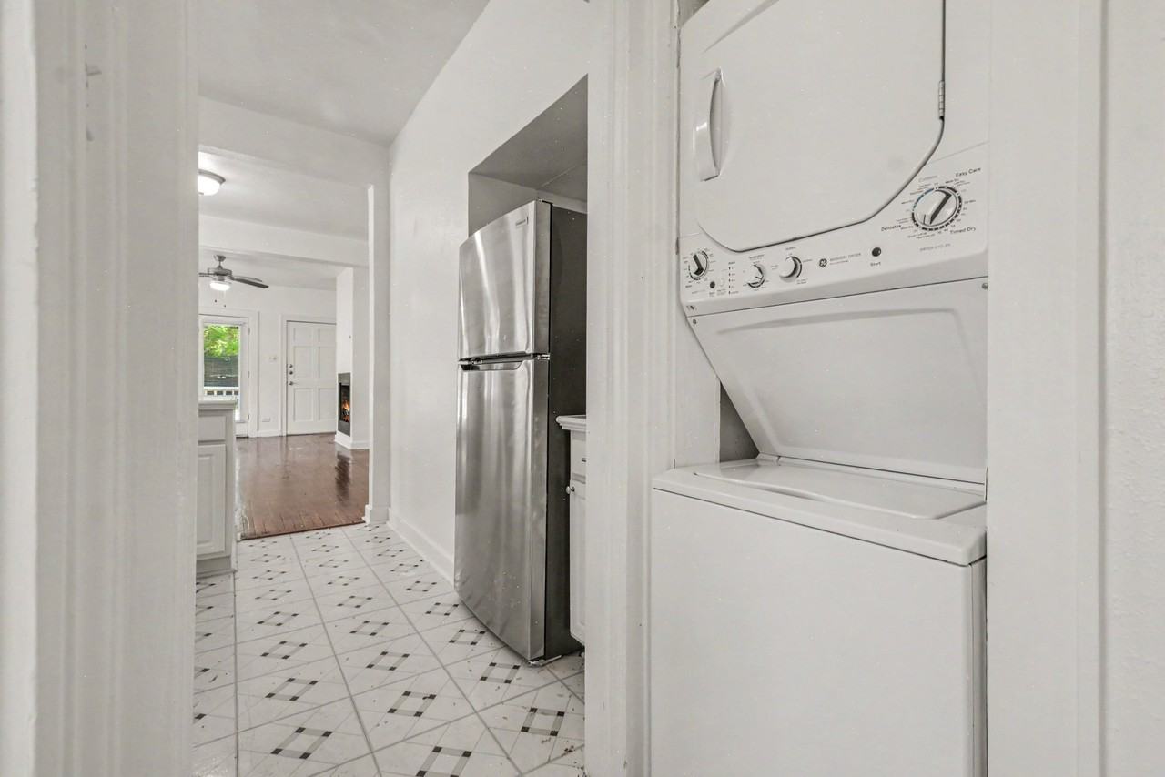 917 Annex Ave - Photo 6 of 16