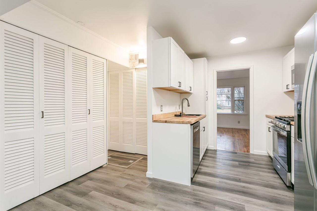 805 Landing Rd N - Photo 5 of 25