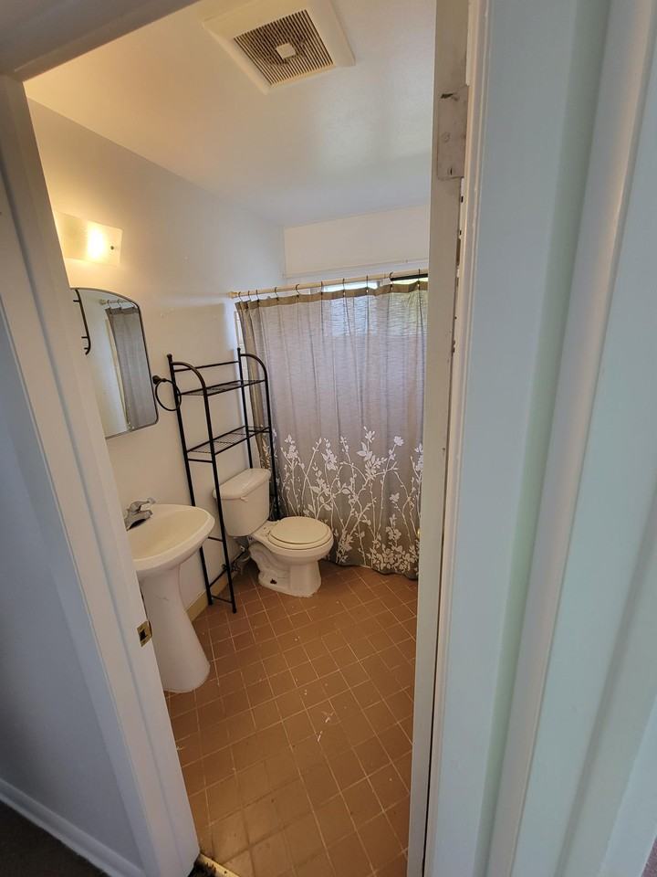 2159 S 102nd St #4 - Photo 4 of 7