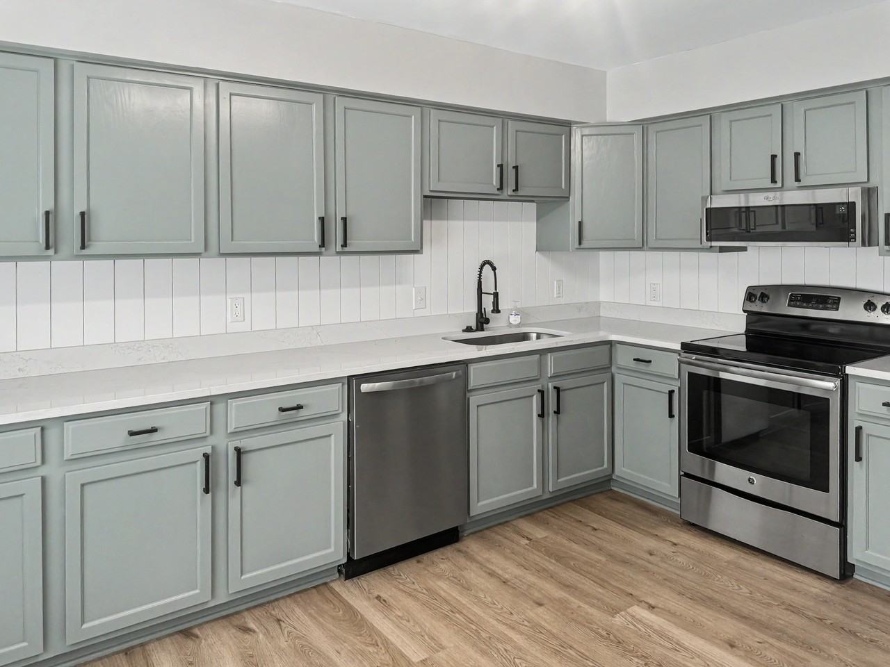 274 Mariners Cir - Photo 6 of 47