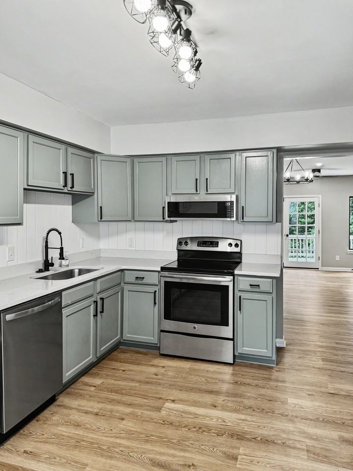 274 Mariners Cir - Photo 7 of 47