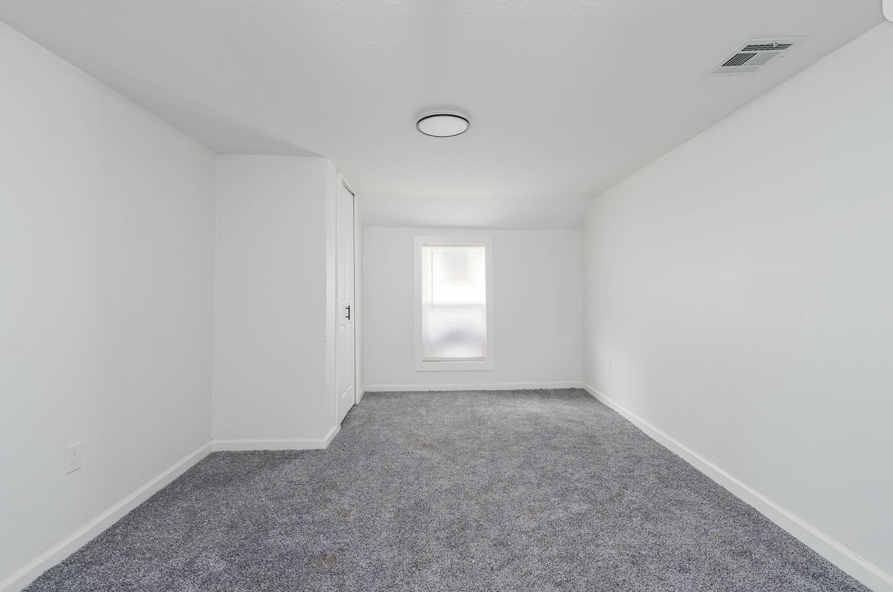 807 S College Ave #807B - Photo 5 of 8