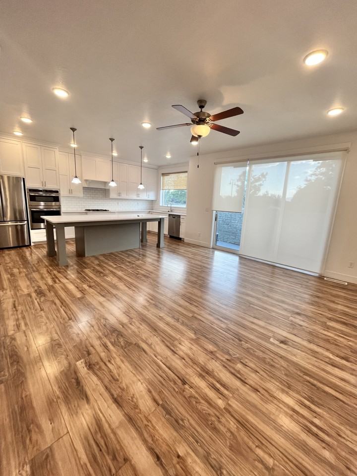 10869 N Marble Mnr - Photo 2 of 9