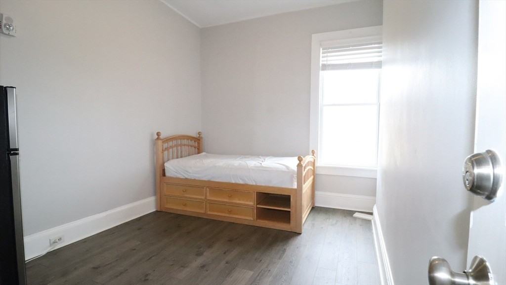 44 South St #7 - Photo 3 of 13