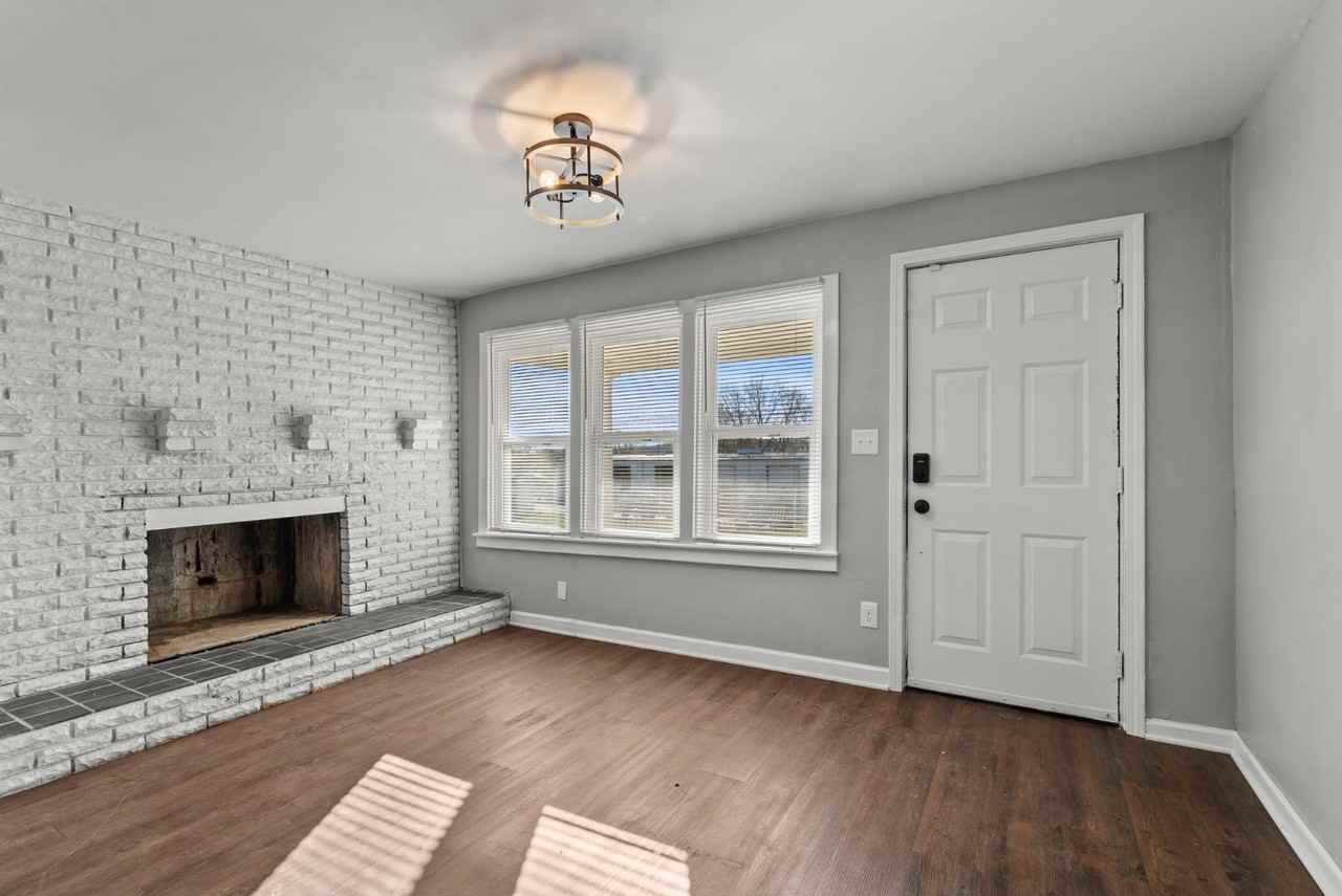 105 Johnson St - Photo 3 of 20