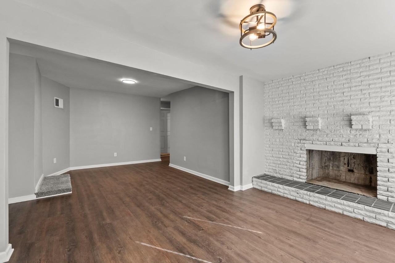 105 Johnson St - Photo 5 of 20