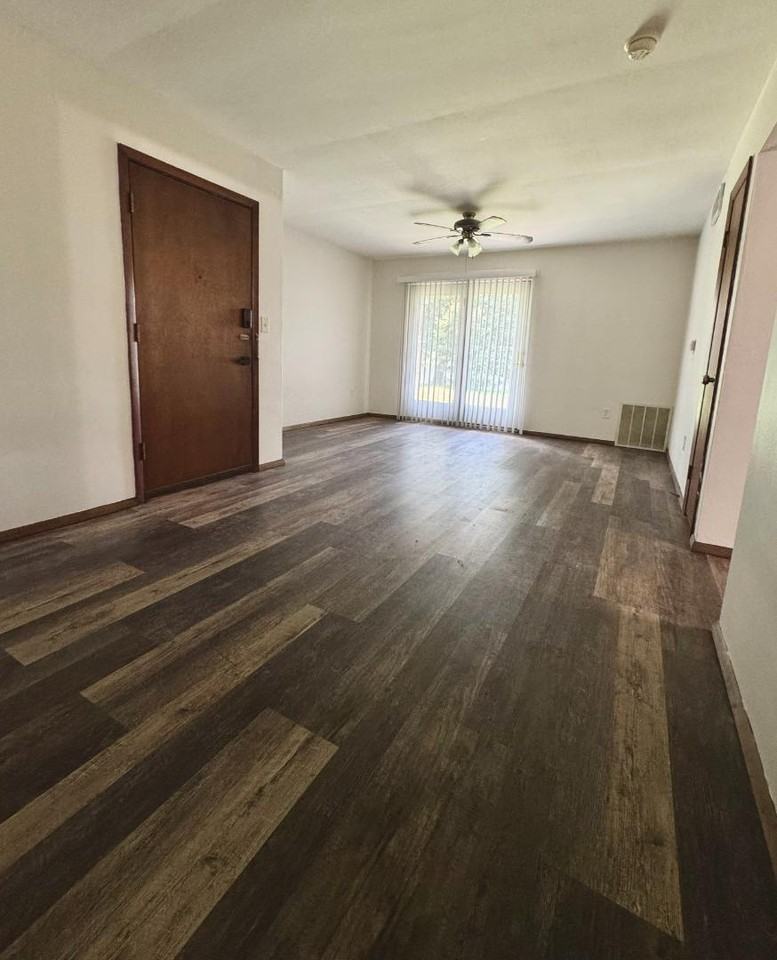198 Camelot dr - Photo 3 of 10