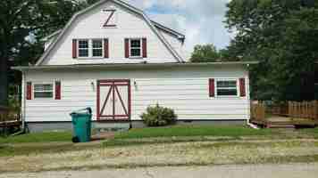 featured image of 108 S Green St