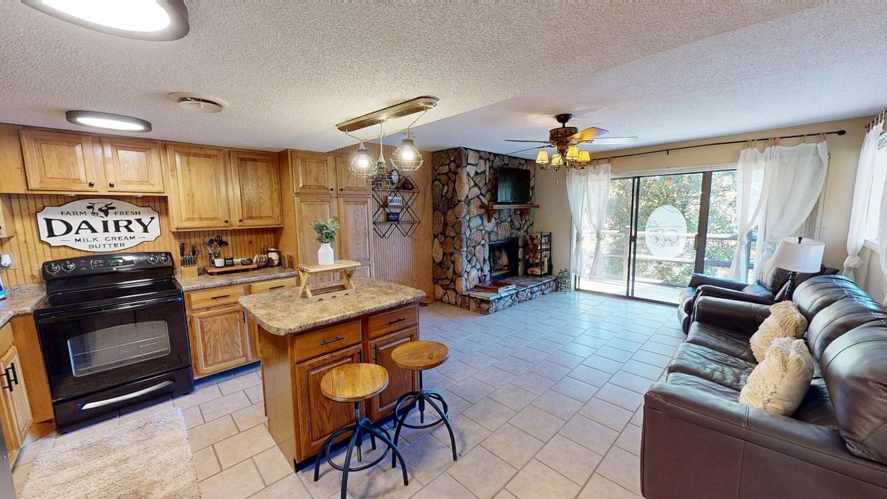 1081 Cove Rd - Photo 6 of 20
