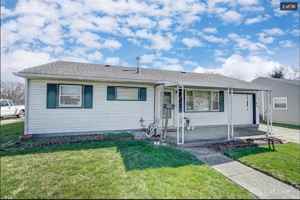 featured image of 124 Diana Ln W