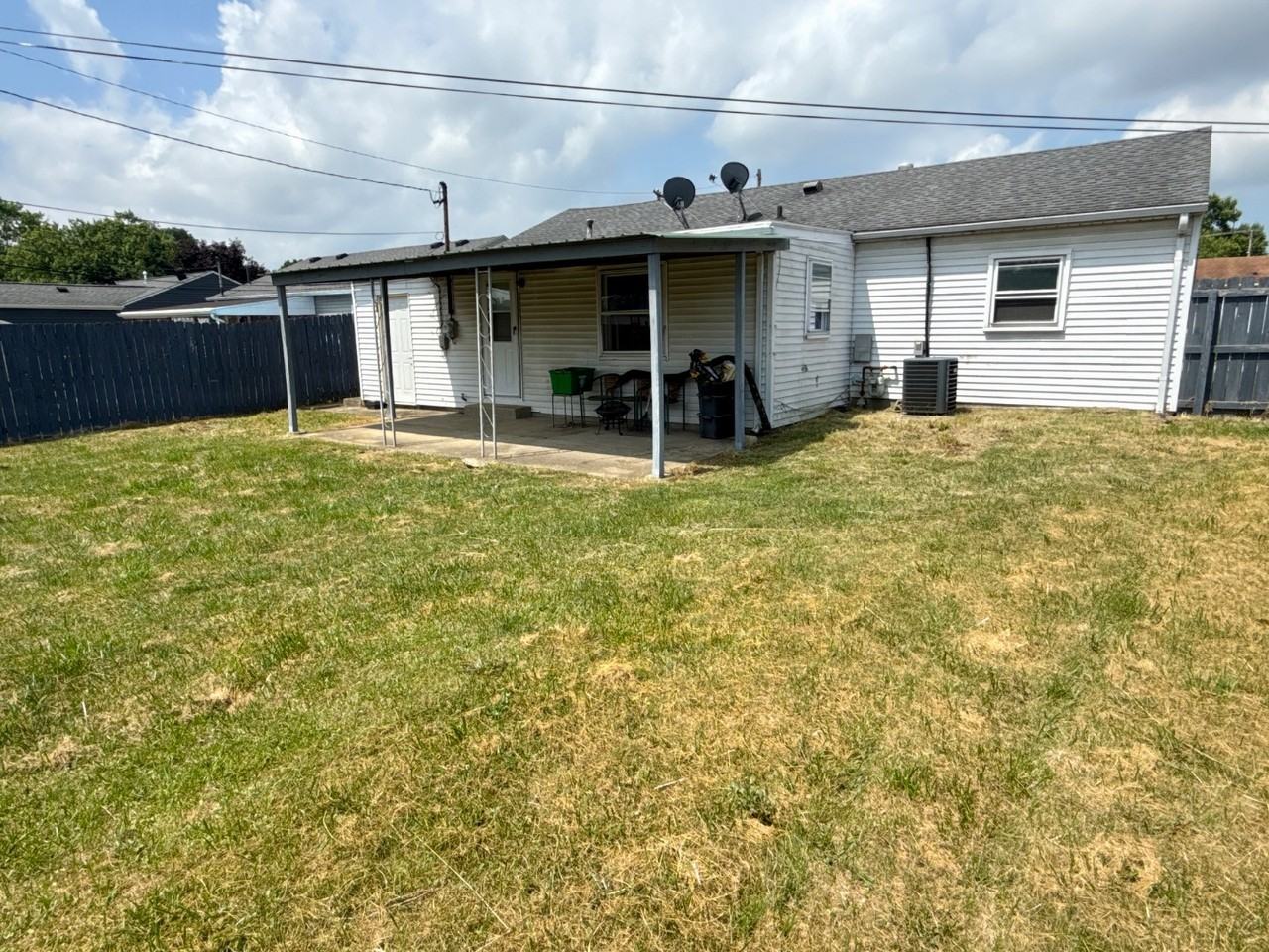 124 Diana Ln W - Photo 4 of 5