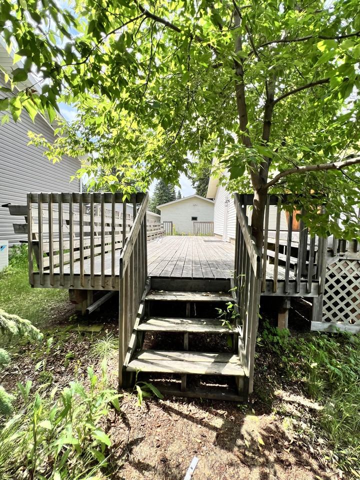 221 Birch Ave - Photo 4 of 37