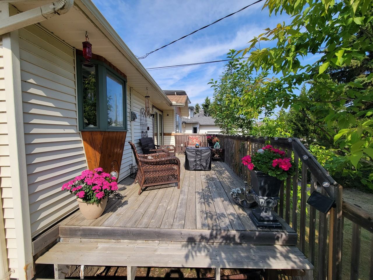 221 Birch Ave - Photo 5 of 37