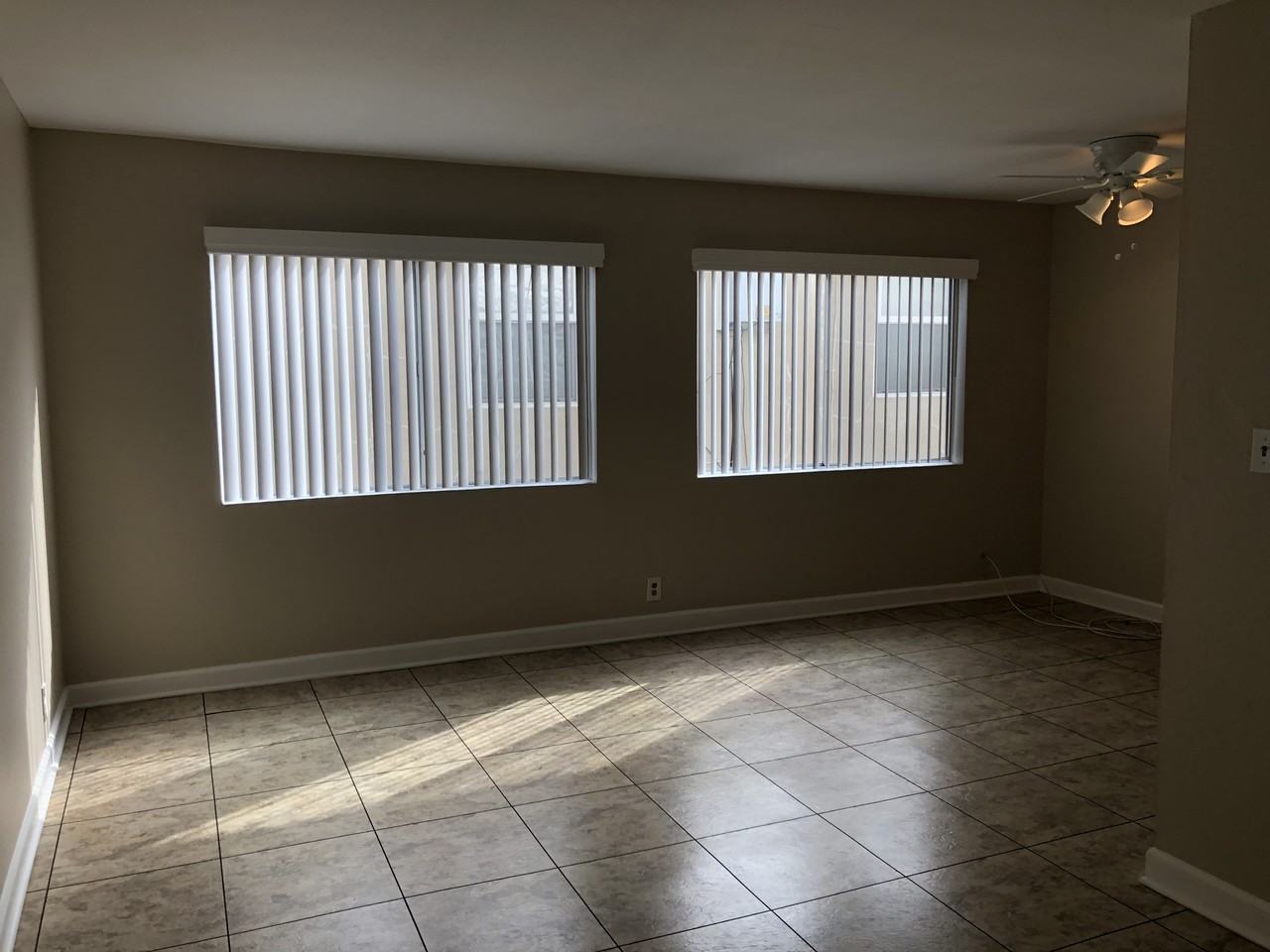 2728 E 3rd StUnit 4 #04 - Photo 3 of 4