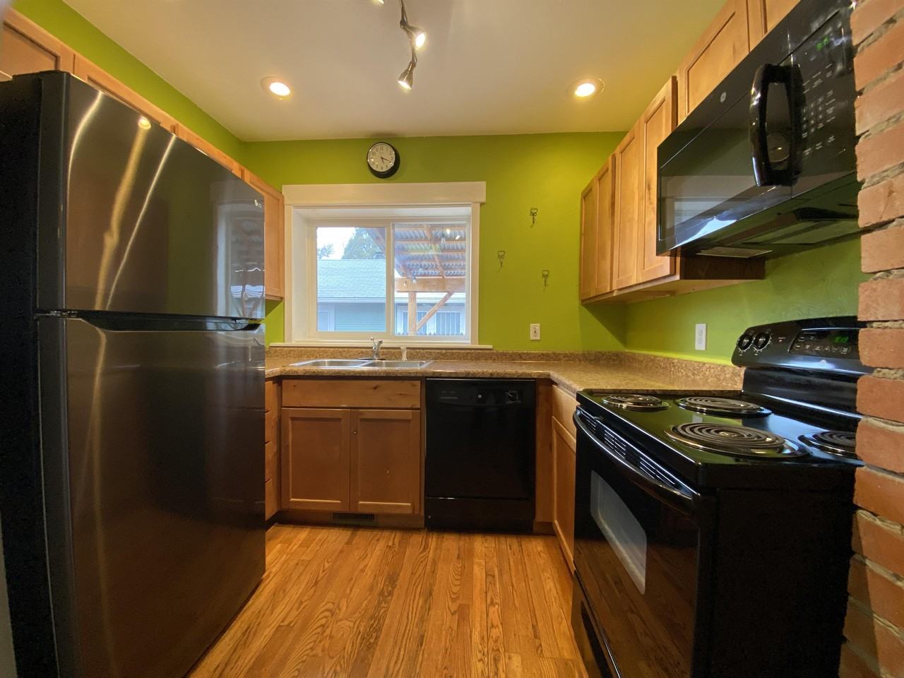 527 N Hancock Ave #1 - Photo 5 of 29