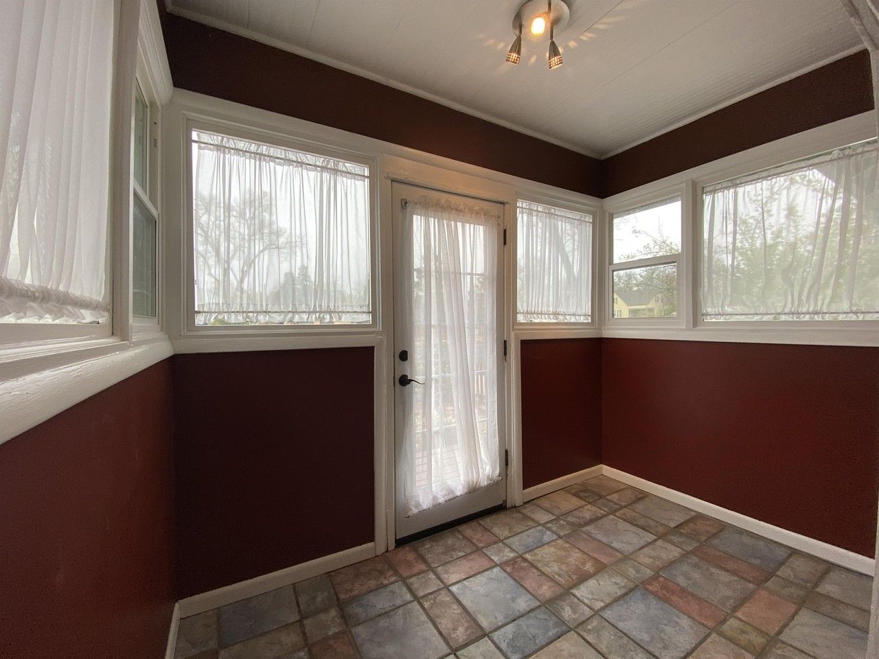 527 N Hancock Ave #1 - Photo 7 of 29