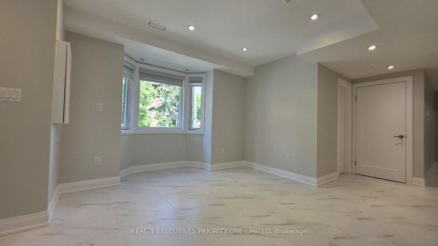 10 Lascelles Boulevard #Main - Photo 7 of 20