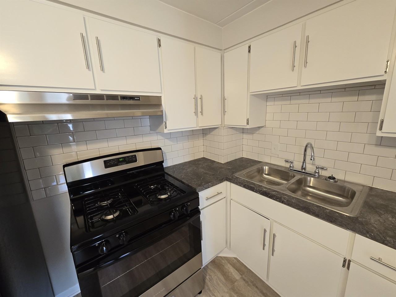 11013 S Lloyd Dr #12 - Photo 5 of 24