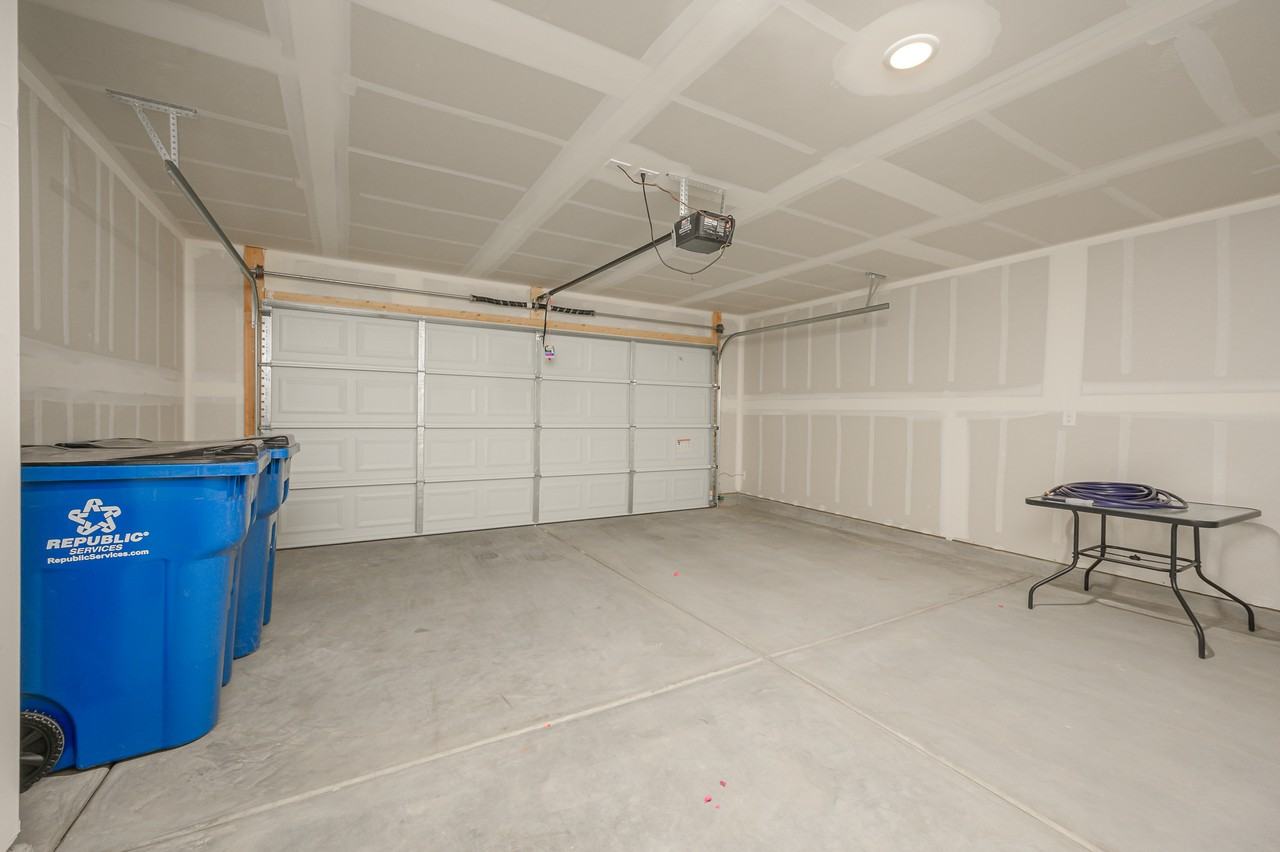 2389 Cottonwood Dr #1 - Photo 3 of 21