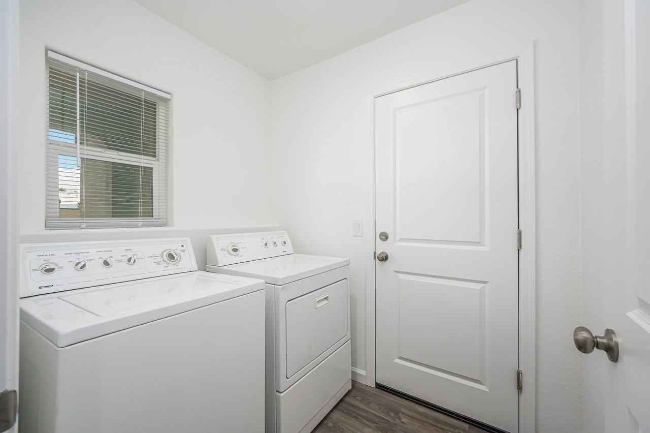 2389 Cottonwood Dr #1 - Photo 4 of 21