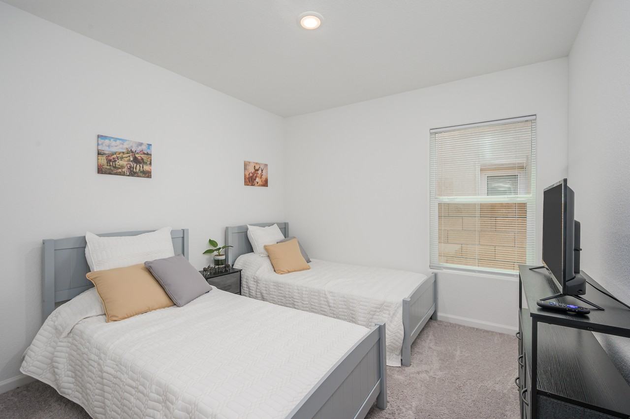 2389 Cottonwood Dr #1 - Photo 5 of 21