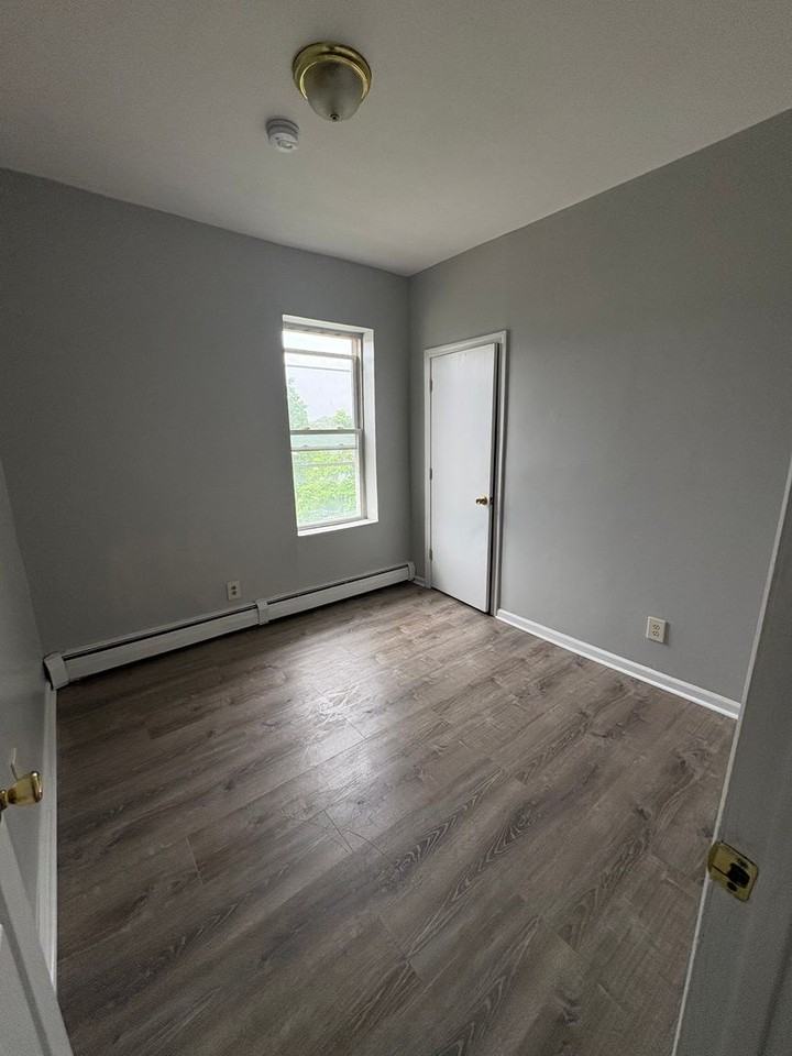 130-132 N. THIRD STREET - Photo 4 of 11