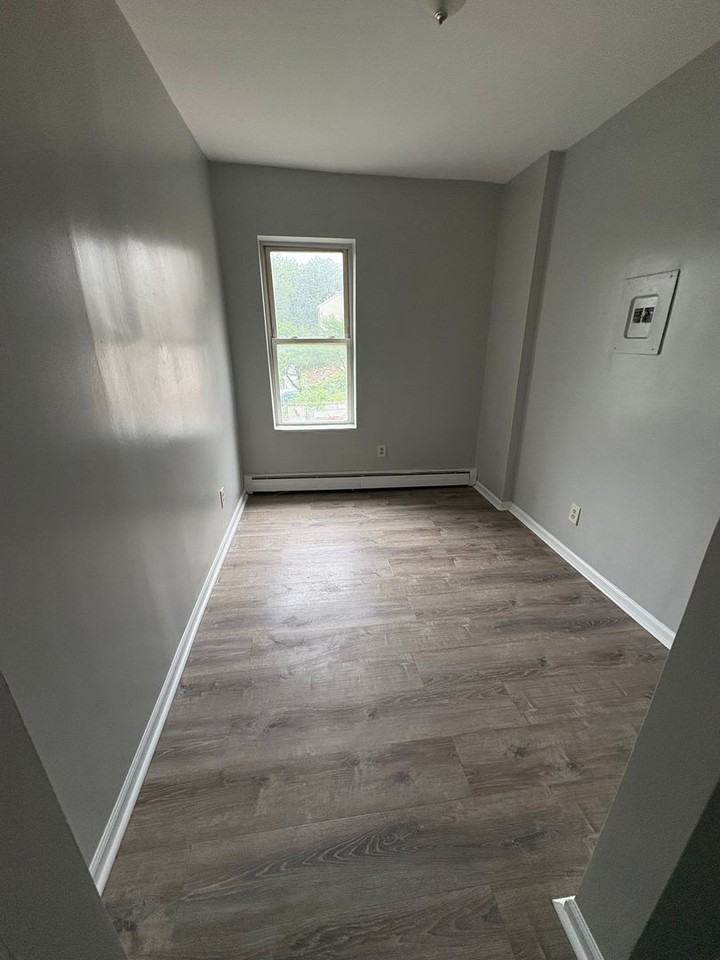130-132 N. THIRD STREET - Photo 5 of 11