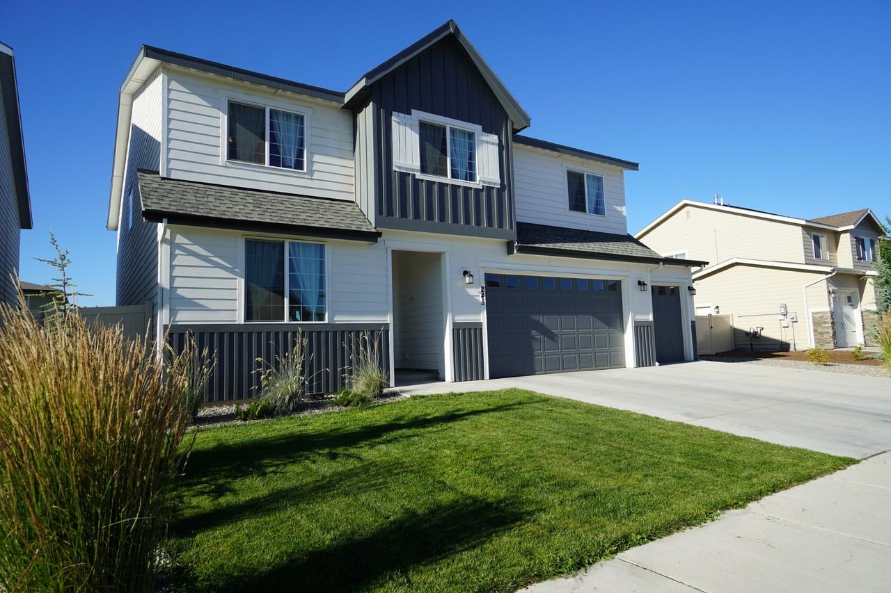 245 E Caldera St #1 - Photo 3 of 50