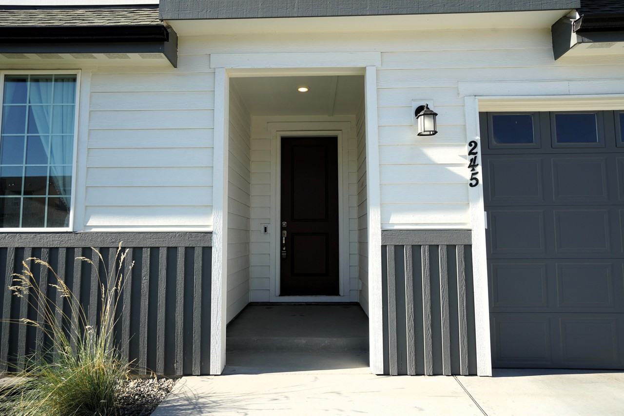 245 E Caldera St #1 - Photo 4 of 50