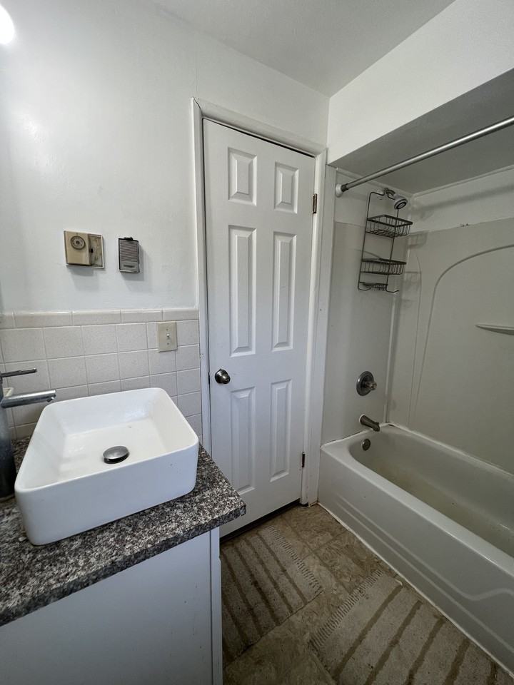 200 N Broad St #31 - Photo 4 of 11