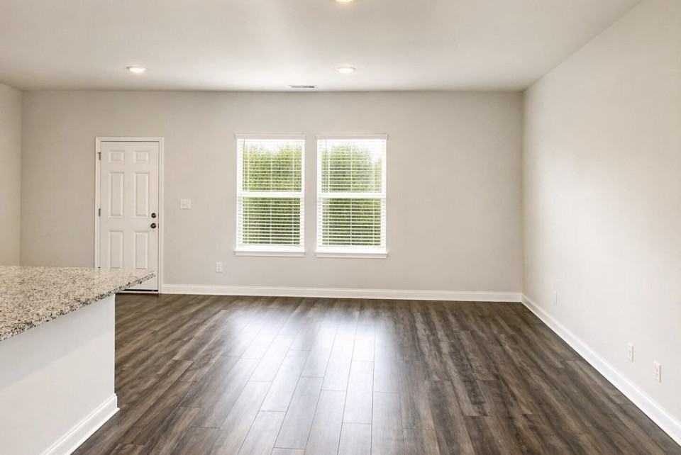 373 Oakwood Dr Nw #1 - Photo 3 of 20