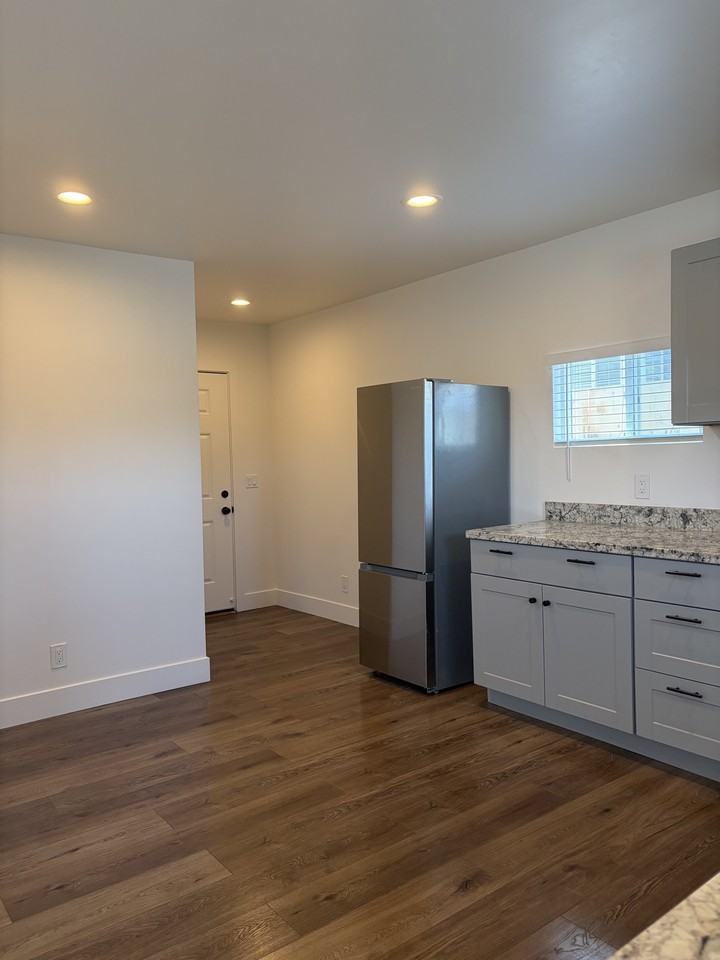 1596 Luxton St #1 - Photo 5 of 13