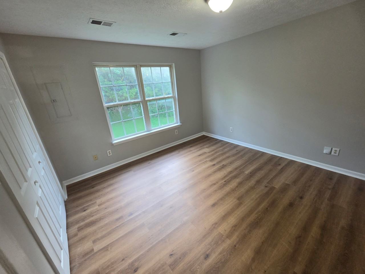 440 Secretariat Dr #1 - Photo 4 of 10