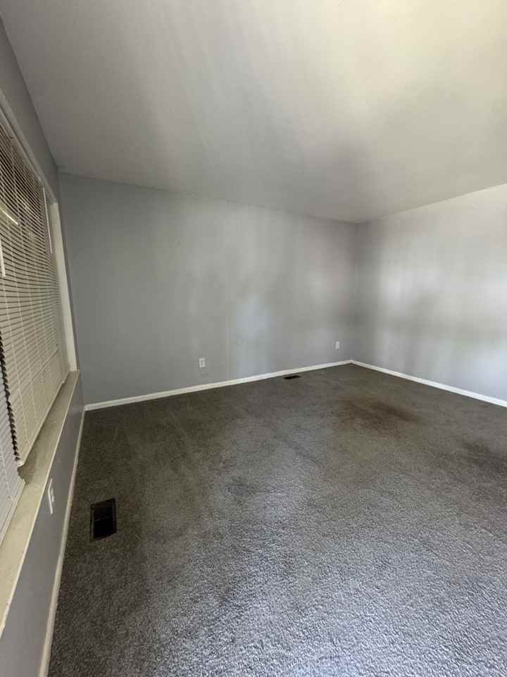 18449 Albany St #1 - Photo 5 of 10