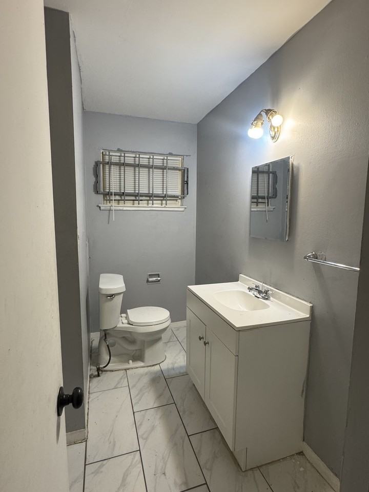 18449 Albany St #1 - Photo 7 of 10