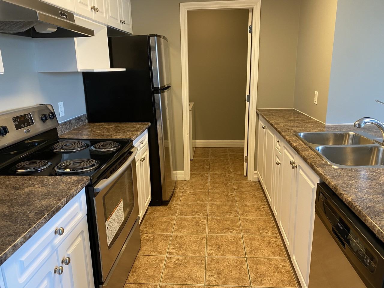 190 Nicol St #201 - Photo 2 of 12