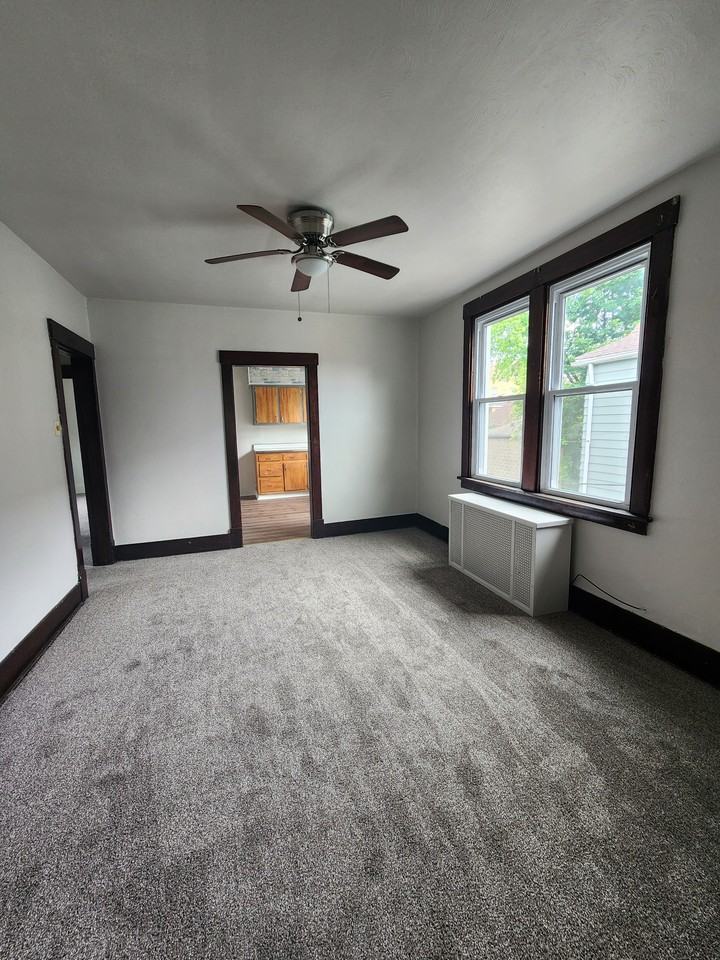 407 Franklin St #2 - Photo 4 of 19