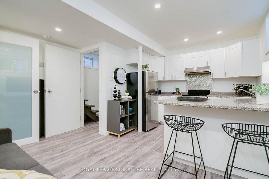 27 Coleridge Avenue - Photo 16