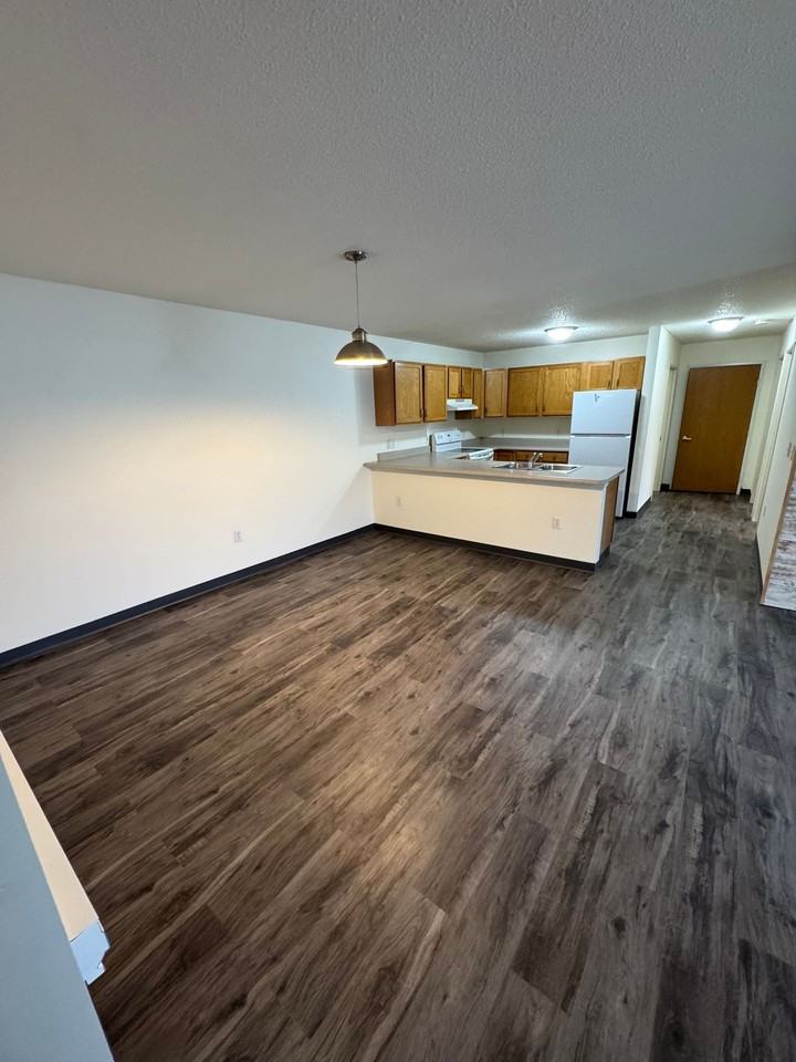 PIONEER BLUFF APARTMENTS - Photo 4 of 49