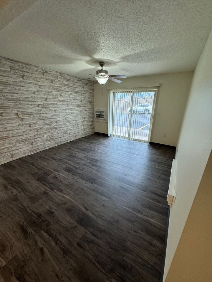 PIONEER BLUFF APARTMENTS - Photo 5 of 49
