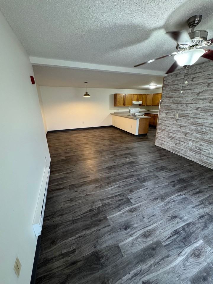 PIONEER BLUFF APARTMENTS - Photo 7 of 49